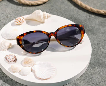 En Route Polarized Sunglasses Tortoise/ White